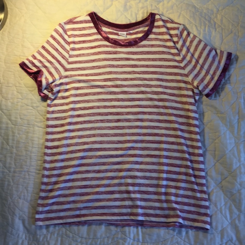 Gap short sleeve striped shirt with velvet trim.
